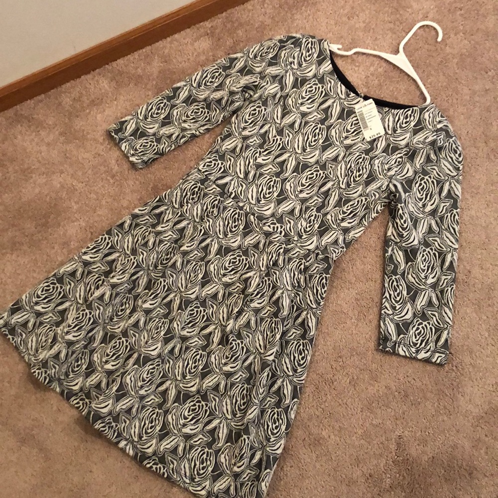NEW****Black and white flowery mini dress